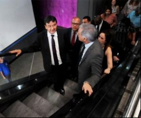 Governador anuncia PPP para gerir serviço de água e saneamento no interior.(Imagem:florianonews.piauiconectado.com)