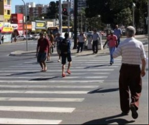 Pedestres e ciclistas poderão ser multados em 2018.(Imagem:Divulgação)