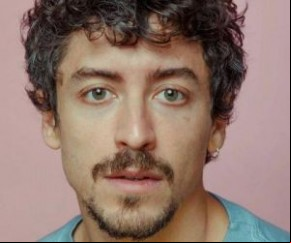 O ator Jesuíta Barbosa, 29, publicou nesta quarta-feira (17) uma série de fotos mostrando o corpo nu no perfil do seu Instagram, nos Stories, e exibiu partes íntimas. Os seguidores(Imagem:Reprodução)