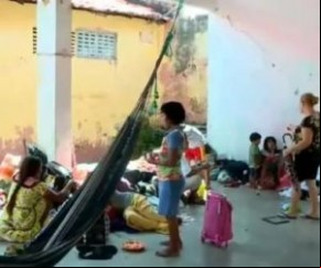 Venezuelanos são levados para abrigo na zona Norte de THE.(Imagem:Reprodução)