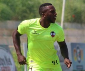 Wesley, lateral do River.(Imagem:Stephanie Pacheco)