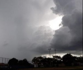 Nesta sexta, a previsão é de céu nublado com pancada de chuvas e trovoadas isoladas, sendo mais significativas no norte e centro-norte do Piauí. Segundo a Semar, as chuvas prevista(Imagem:Reprodução)