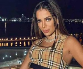 Anitta quase tem apresentação nos EUA cancelada por falso positivo para covid-19(Imagem:Reprodução)