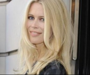 Claudia Schiffer é processada por vizinho.(Imagem:Noticiasaominuto)