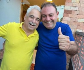 Robert e Jeová fumam o cachimbo da paz(Imagem:Divulgação)