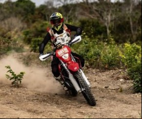 Enduro do Corisco reúne pilotos de quatro estados e piauiense vence também o Campeonato Brasil Norte.(Imagem:Divulgação)