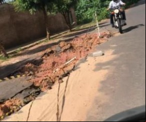 Para o técnico em eletrônica, Mateus Barroso, ar pela rua de carro ou moto fica quase inviável em horários de pico e durante a noite. Além da pouca iluminação, os veículos faze(Imagem:Reprodução)