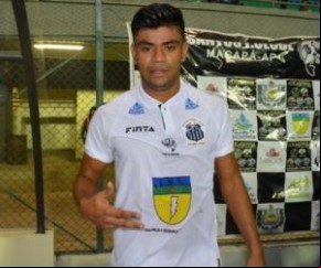 Atacante Índio, do Santos-AP.(Imagem:Rafael Moreira/GE-AP)