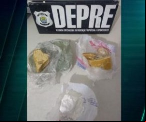 ageiro é preso ao embarcar com droga em rodoviária.(Imagem:DEPRE)