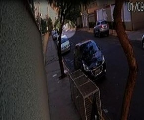 Imagem mostra empresário caído no asfalto após atropelamento.(Imagem:Divulgação)
