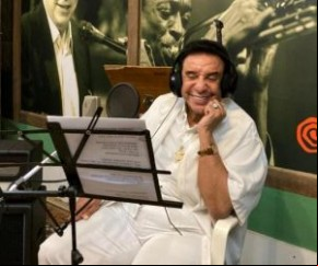 Ao chegar na cidade de São Paulo (SP) em 3 de março, Agnaldo Timóteo telefonou para o produtor Thiago Marques Luiz e disse que sentia urgência de gravar disco em tributo à cantora(Imagem:Reprodução)