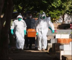 O governo do Reino Unido anunciou nesta terça-feira (1º) que o país não registrou nenhuma morte causada pela Covid-19 nas últimas 24 horas. É a primeira vez que isso acontece desde(Imagem:Reprodução)