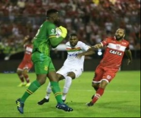 Na luta contra o rebaixamento, CRB vence Sampaio Corrêa e sobe na tabela.(Imagem:Reprodução/Twitter)