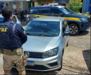 PRF em Floriano recupera veículo objeto de estelionato(Imagem:Divulgação/PRF)