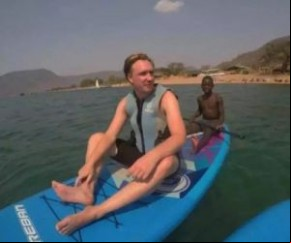 Homem quase morre após parasita depositar ovos em seu pênis.(Imagem:Metrópoles)