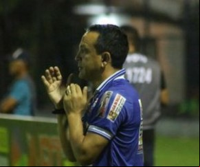 Paulinho Kobayashi, técnico do Altos(Imagem:Divulgação)