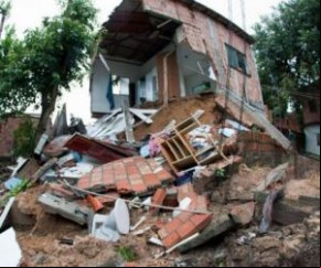 Defesa Civil alerta para fortes chuvas em Teresina; 10 famílias já acolhidas.(Imagem:florianonews.piauiconectado.com)