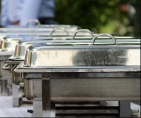 Jovem de 18 anos tem queimaduras de 2º grau ao acender fogo em evento.(Imagem:florianonews.piauiconectado.com)