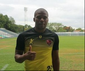 Eliézio Santos é apresentado pelo Flamengo-PI.(Imagem:Érica Maciel/ECF)