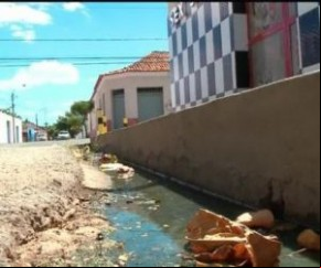 Moradores do Centro estão insatisfeitos com custos de adaptação do sistema de esgoto(Imagem:Divulgação)
