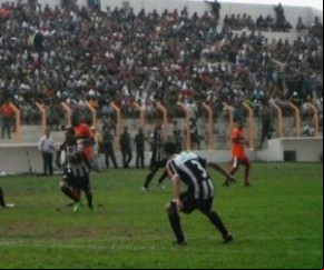 Cori-Sabbá e Timon se enfrentam nesta segunda no Lindolfo Monteiro.(Imagem:FlorianoNews)