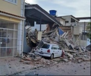Jovem de 23 anos morre em desabamento de prédio em Nilópolis, no RJ(Imagem:Reprodução)