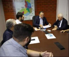 Themístocles Filho (MDB) trata de Saúde para municípios com Florentino Neto.(Imagem:florianonews.piauiconectado.com)