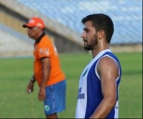 Américo, atacante do Altos.(Imagem:Luís Júnior)