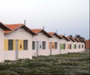 ADH vai acionar a justiça para reaver casas de programas federais(Imagem:florianonews.piauiconectado.com)