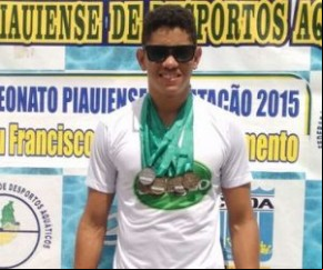Novo recordista estadual no estile medley, Caio Silvestre exibe conquistas individuais no Piauiense.(Imagem:Arquivo Pessoal)