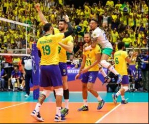 Seleção masculina de vôlei vence Rússia e assume ponta da Liga das Nações.(Imagem:Estadão Conteúdo)