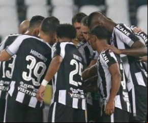 Promissor, Botafogo defende invencibilidade no Carioca contra o Flamengo(Imagem:Reprodução)