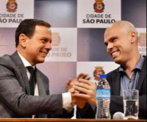 O presidente nacional do PSDB, Bruno Araújo, lamentou a perda humana e política com a partida de Covas. 