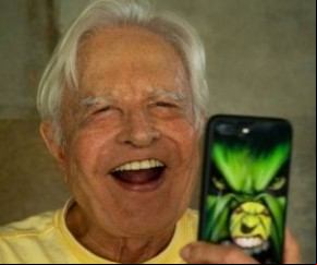 O Incrível Cid: o apresentador se reinventou aos 91 anos.(Imagem:Roberto Moreyra)