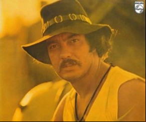 MEMÓRIA ? Nascido em 5 de junho de 1941, o carioca Erasmo Esteves tinha 30 anos e já era Erasmo Carlos quando, entre julho e agosto de 1971, lançou o LP Carlos, Erasmo..., sétimo(Imagem:Reprodução)