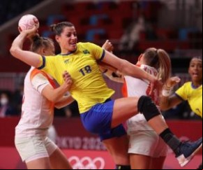 Na terceira rodada, o Brasil vai enfrentar a Espanha pela terceira rodada, em duelo marcado para quarta-feira, 23h (de Brasília).  O grupo B é composto por Brasil, ROC, a atual vic(Imagem:Reprodução)