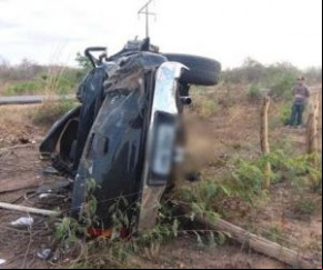 Acidente na BR-135 deixa uma pessoa morta e outras quatro feridas.(Imagem:PRF)