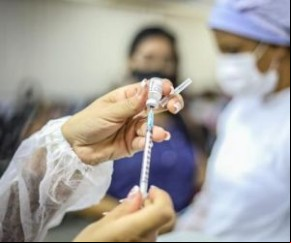 A Secretaria de Estado da Saúde do Piauí (Sesapi) vai montar uma força-tarefa para acelerar a aplicação de doses nas cidades e garantir o aumento da cobertura vacinal no estado. As(Imagem:Reprodução)