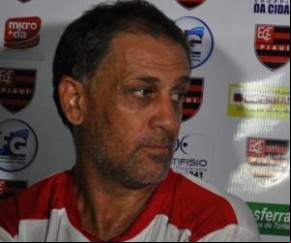 Depois de agem sem título, em 2013, Celso Teixeira espera