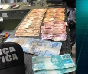 Um casal foi conduzido à Polícia Federal em Parnaíba após ser flagrado com notas de R$ 100 falsas em Piripiri. O flagrante, de acordo com a Polícia Militar, aconteceu no Centro da(Imagem:Reprodução)