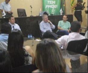 João Henrique reúne dirigentes do PMDB de São João do Piauí e região.(Imagem:florianonews.piauiconectado.com)