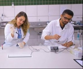 UFPI desenvolve remédio de baixo custo capaz de combater câncer de pele.(Imagem:florianonews.piauiconectado.com)