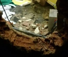 Bandidos assaltam agência dos Correios em Castelo do Piauí.(Imagem:Adauto Alves)