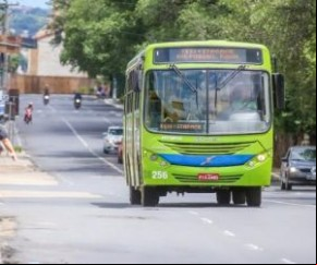Transporte em crise  O transporte público de Teresina vive uma crise sem precedentes, que culminou em uma I na Câmara Municipal da capital. Empresários e a prefeitura de Teresina(Imagem:Reprodução)