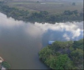 O corpo de um homem, de identidade não revelada, foi encontrado na tarde de terça-feira (27) às margens do Rio Parnaíba, no povoado Bela Vista, na região da Santa Maria da Codipi,(Imagem:Reprodução)