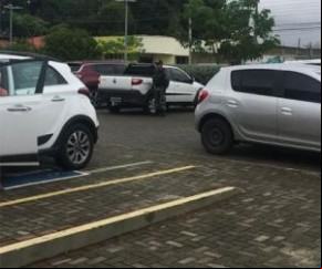 Engenheiro é ferido com tiro na boca em assalto na zona Sul.(Imagem:florianonews.piauiconectado.com)