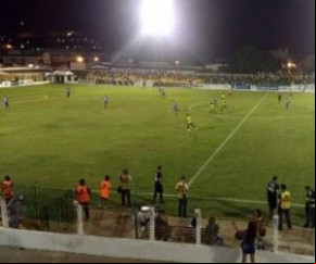 Série B Piauiense: Picos e Comercial empataram no Estádio Helvídio Nunes.(Imagem:Divulgação)