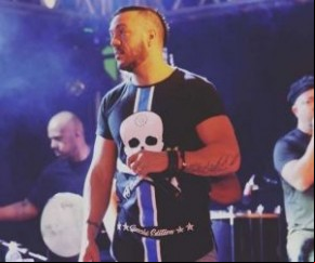 Belo cobra até R$ 600 para fãs tirarem foto em show VIP.(Imagem:Instagram)