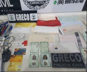 Suspeitos de falsificar cheques são presos em banco no Centro de Teresina.(Imagem:Divulgação/ Greco)