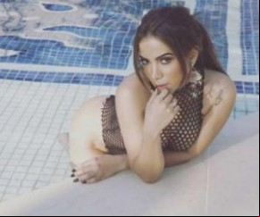 Anitta posta no Instagram foto sem calcinha e é detonada.(Imagem:Instagram)